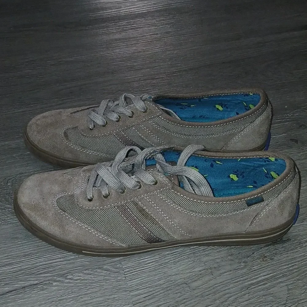 Keds Woman's tan suede lace up sneakers Sz 9 EUC worn once